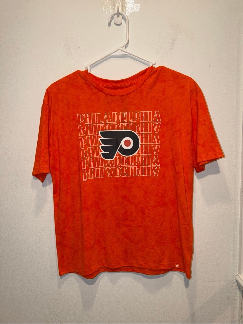 Philadelphia Flyers Fanatics Womens Faded Wash TShirt. Size Small (NWTS)